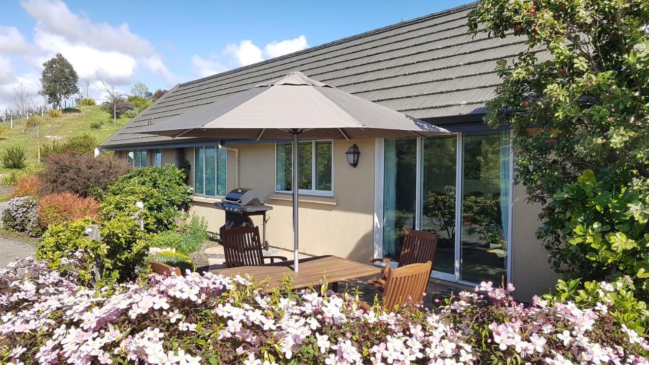 Golden Hills Farm Cottage Nelson Exterior photo